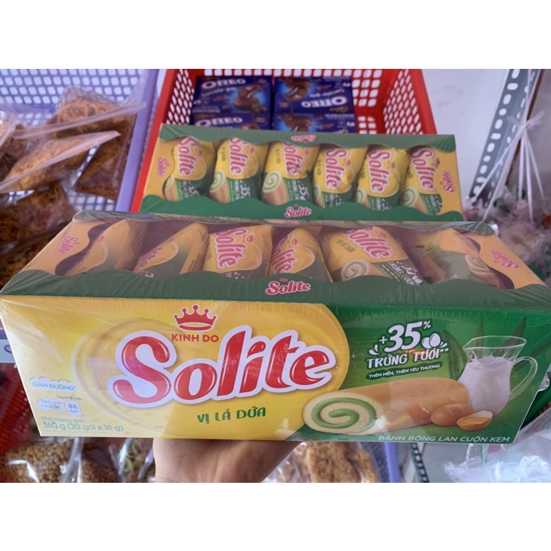 Bánh bông lan cuộn kem