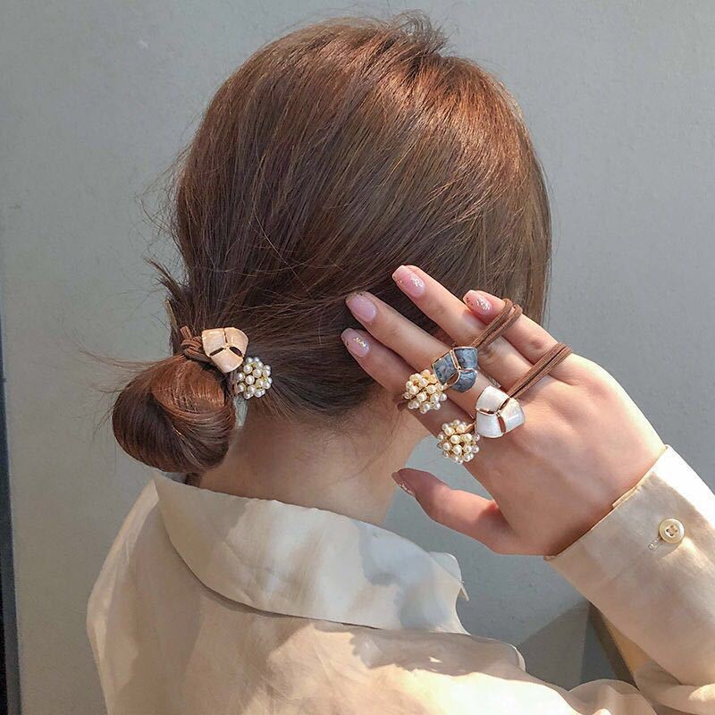 Dây Cột Tóc Hình Tam Giác Đính Ngọc Trai Dễ Thương