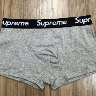 Đồ lót nam cao cấp Supreme để