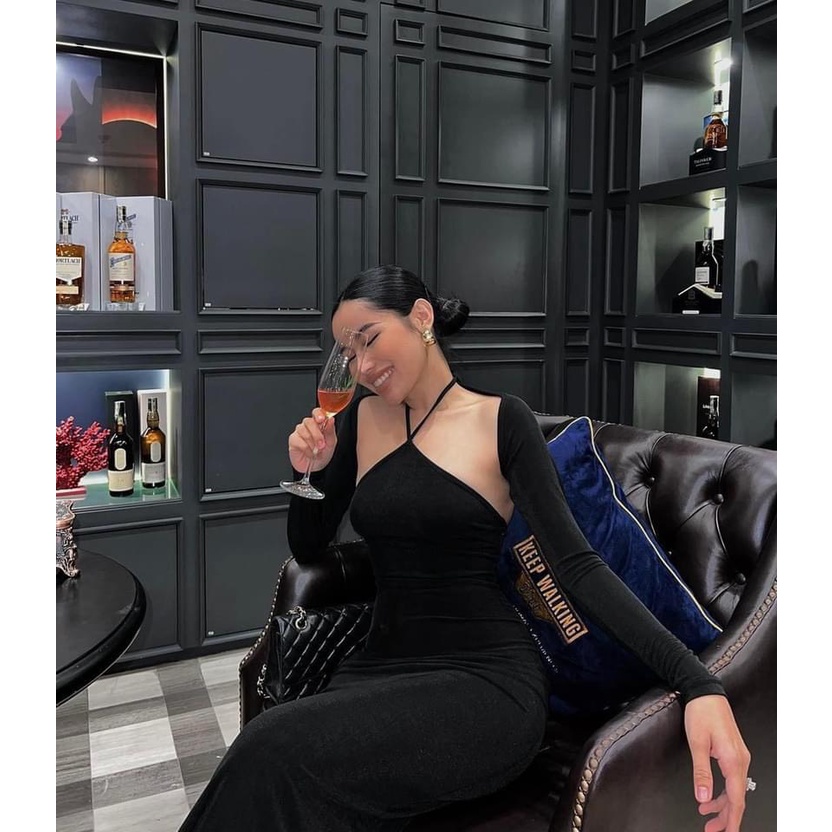 Set Đầm Body Cổ Yếm Cột Dây Kèm Áo