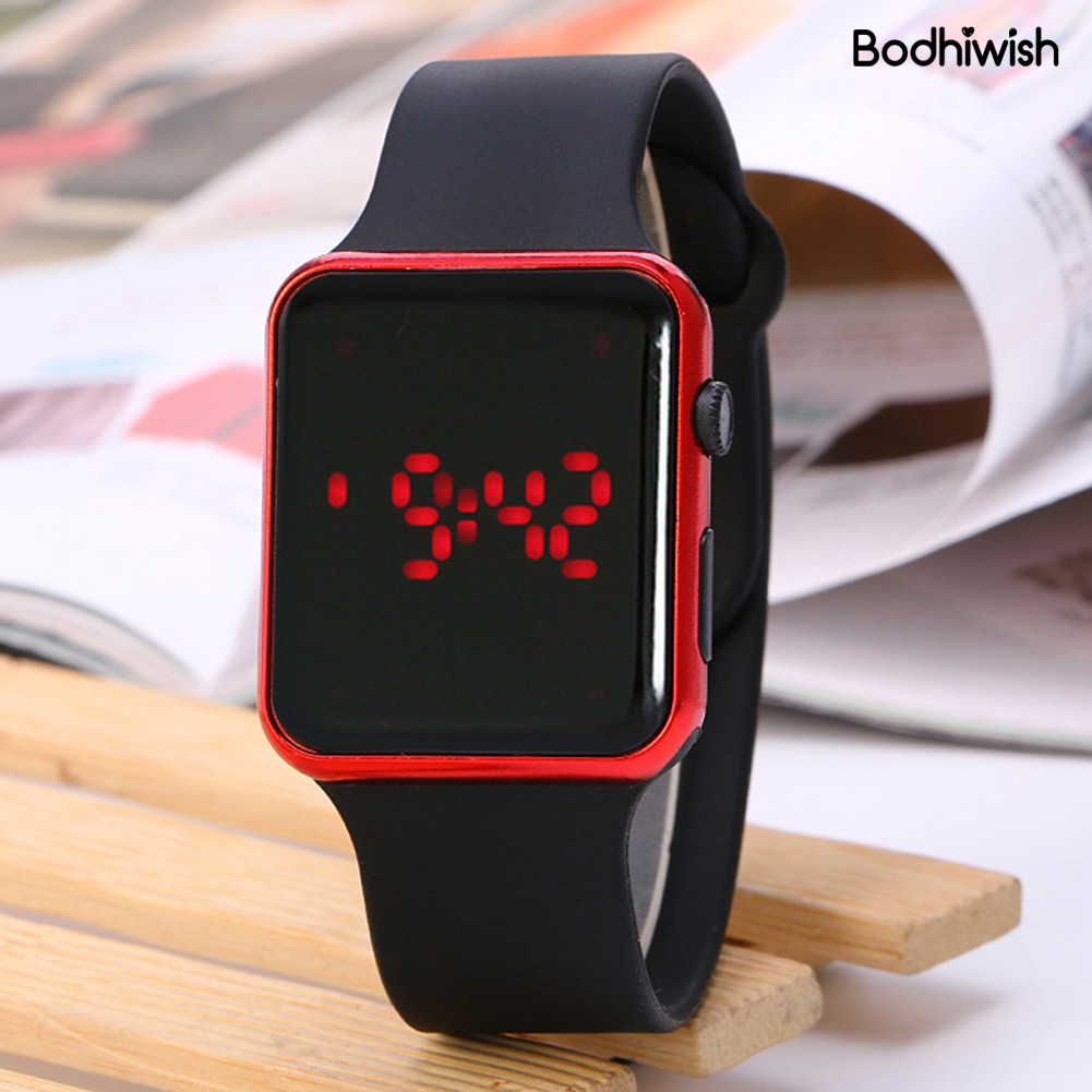 Đồng Hồ Đeo Tay Thời Trang Dành Cho Nam Và Nữ