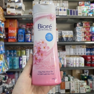 Sữa tắm dưỡng ẩm mịn da Bioré hương hoa anh đào 200g