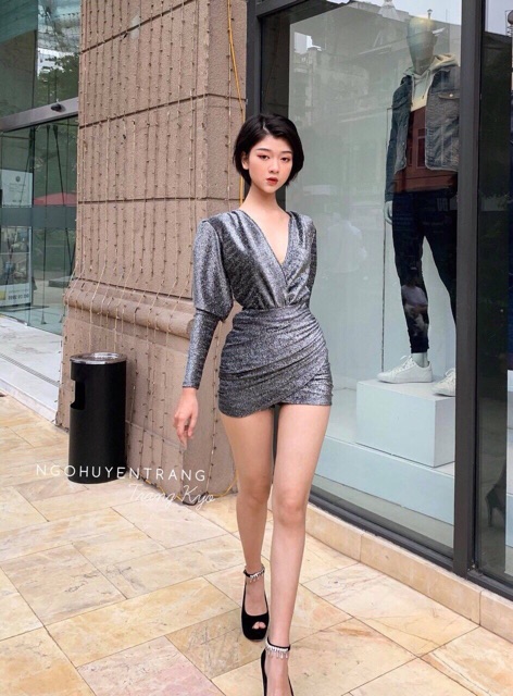 Zum giả vày kèm quần bên trong