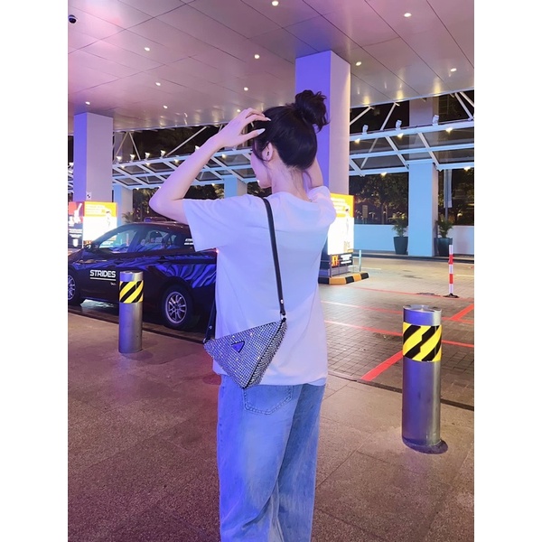 Túi kẹp nách prada đính đá tam giác