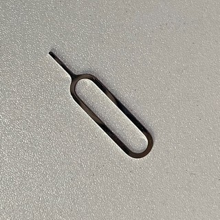 Que chọc sim iPhone, cứng cáp không gỉ sét