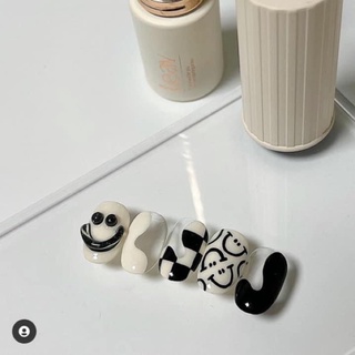 Nailbox móng up thiết kế theo số đo trắng đen P1