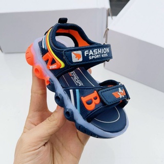 Thanh lý sandal bé trai hết đèn