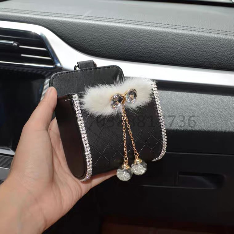 Hộp đựng điện thoại cài cửa gió ô tô gắn lông chồn | BigBuy360 - bigbuy360.vn