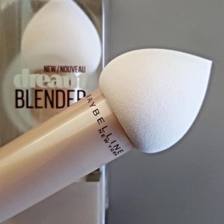 Mút tán kem nền maybelline