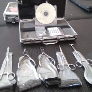 Vali xỏ khuyên ( pircing )