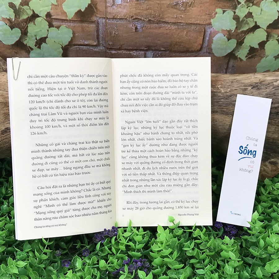 Sách - Chúng Ta Sống Có Vui Không? (Kèm Bookmark) | BigBuy360 - bigbuy360.vn