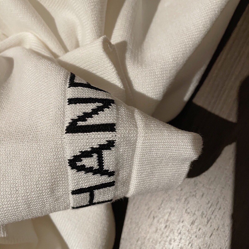 Áo len mỏng dệt kim Chanel CN thiết kế cổ chữ V in logo trước ngực tay bo viền siêu xinh