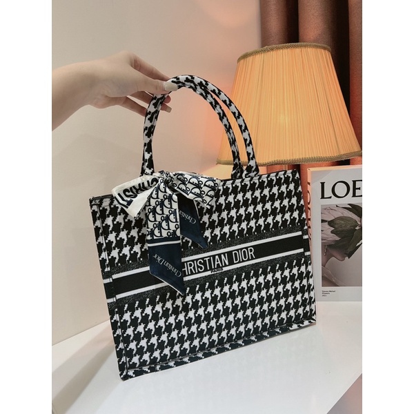 Túi xách công sở ziczac size 35cm tă kèm khăn lụa