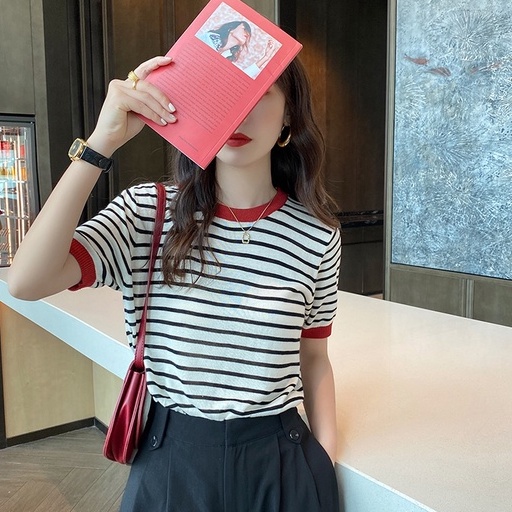 QADCOL  Áo Thun Dệt Kim Ngắn Tay Họa Tiết Kẻ Sọc Phong Cách Hàn Quốc Cho Nữ