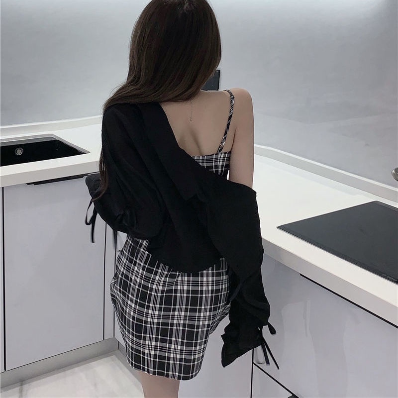 Set Áo Sơ Mi Form Rộng Và Đầm Hai Dây Họa Tiết Sọc Caro Phong Cách Pháp