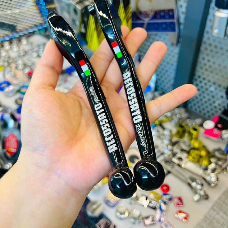 Tay thắng mod chữ Accossato Racing gắn như zin dùng cho tất cả dòng xe