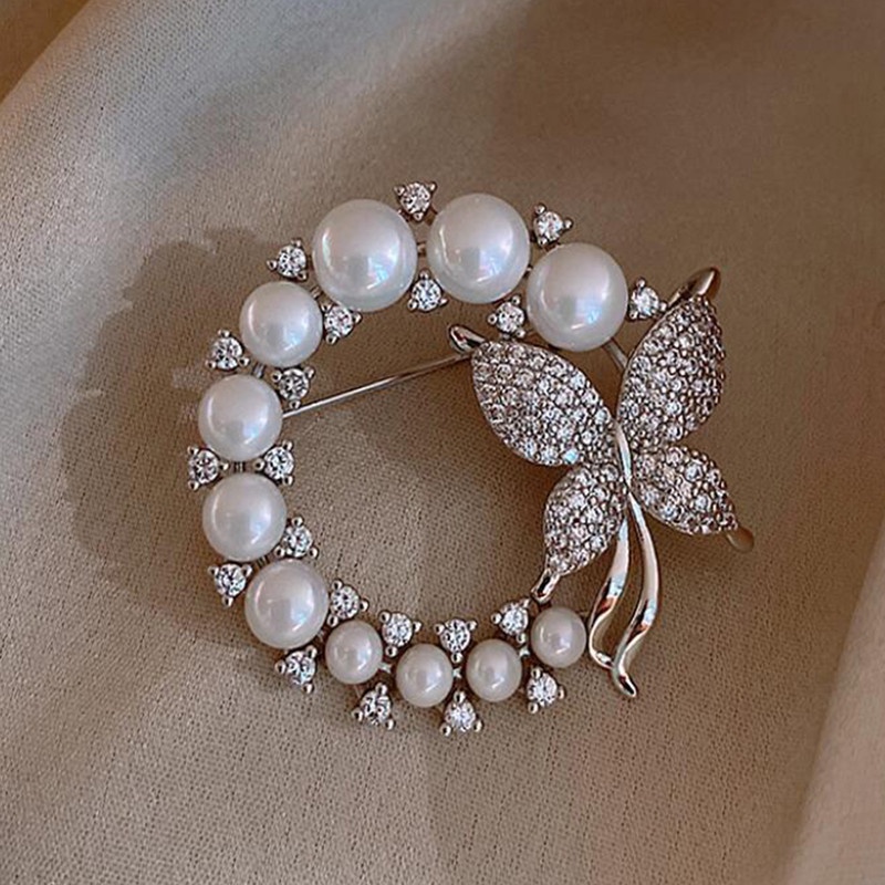 Trâm Cài Áo Hình Bướm Đính Ngọc Trai Và Đá Zircon Sang Trọng