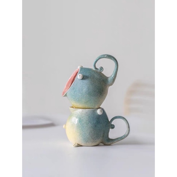 Ly nước Little Monster