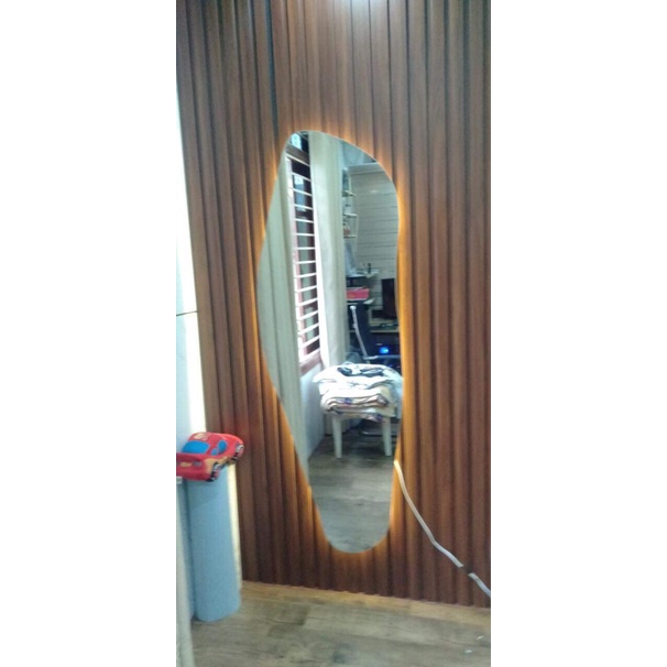 Gương lượn sóng ĐÈN LED CẢM ỨNG soi toàn thân