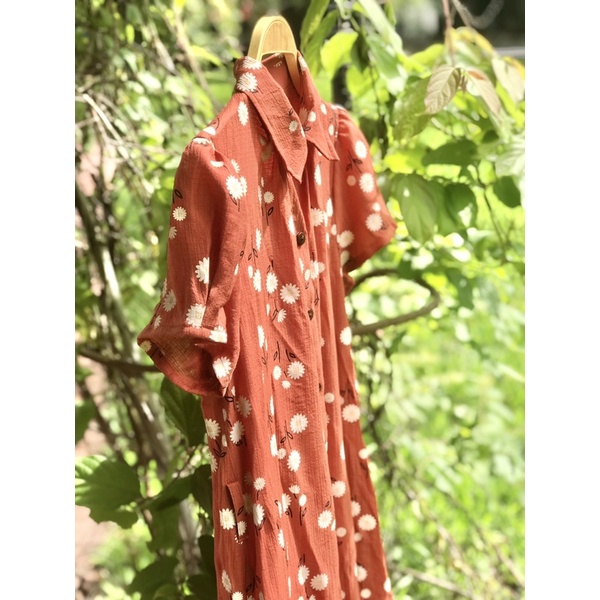 Đầm sơ mi tay ngắn hoa Linen Đũi -Nhà Của Moon