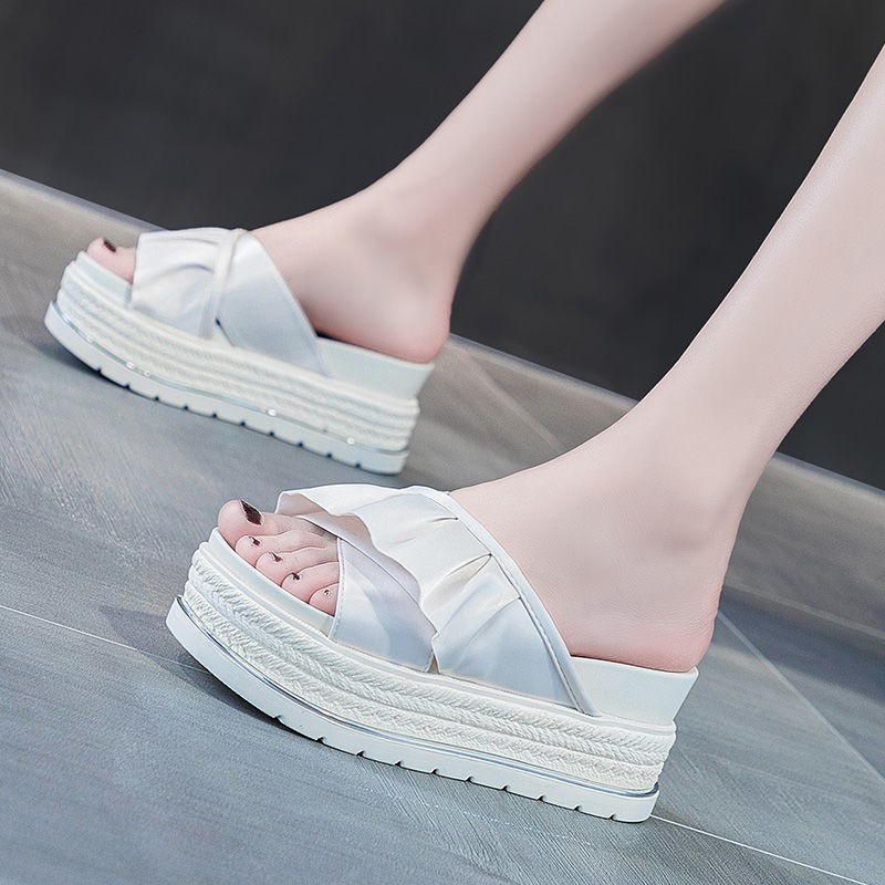 ✆✟Sandals and slippers women s outer wear fashion 2020 new summer sponge cake thick-soled slope-heeled high-heeled non-slip beach