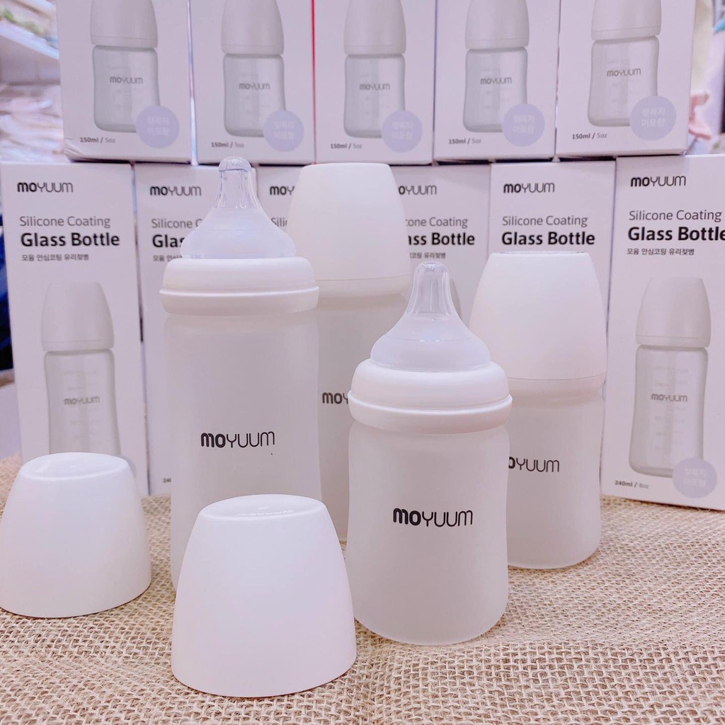 Bình sữa Moyuum Thuỷ tinh tráng Silicon 150ml/240ml kèm núm