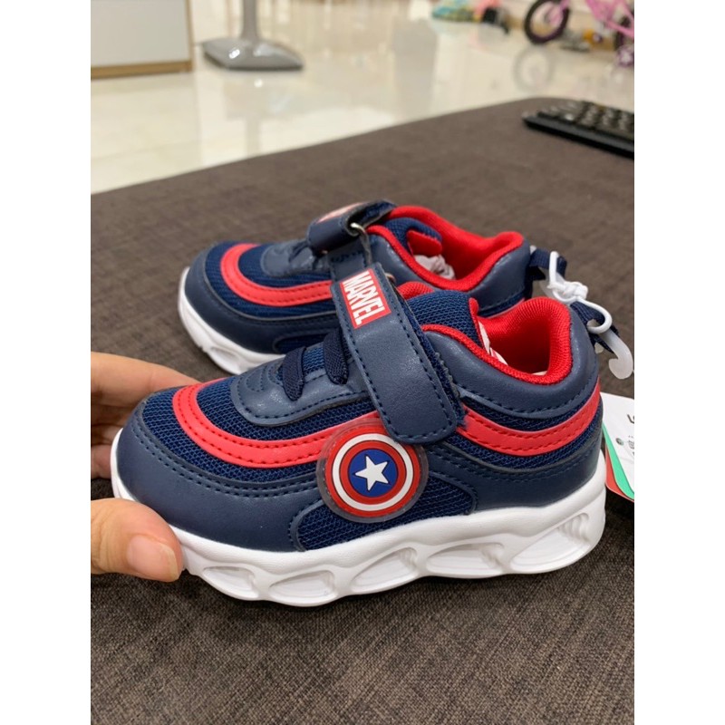 Giày manvel disney