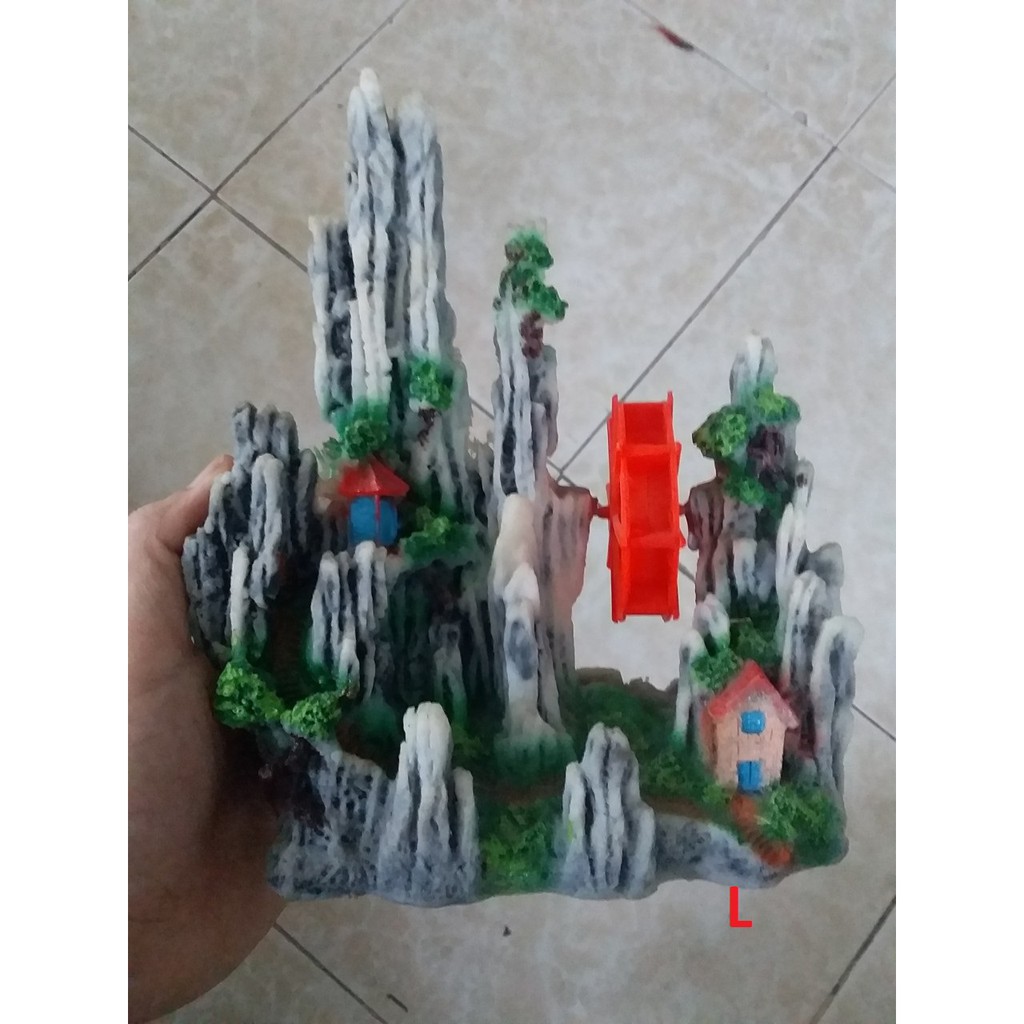 Núi nhựa trang trí size L