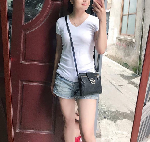 Áo phông nữ cổ tim cộc tay