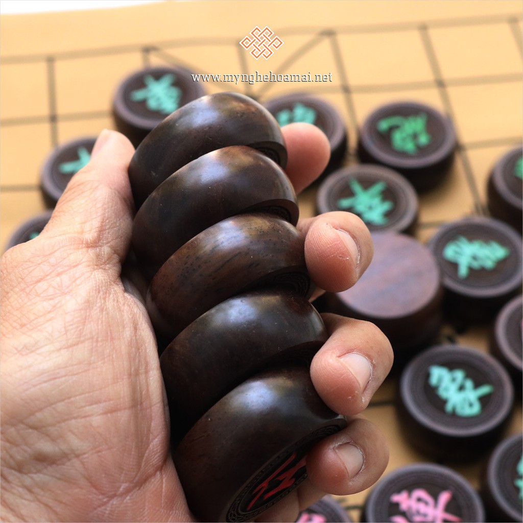 QUÂN CỜ TƯỜNG LÀM BẰNG GỖ MUN CAO CẤP
