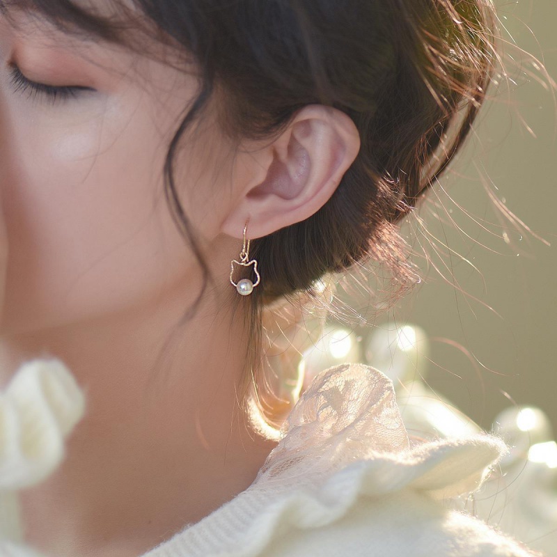 Khuyên Tai Hình Mèo Đính Ngọc Trai Sang Trọng Cao Cấp Phong Cách Pháp Cho Nữ