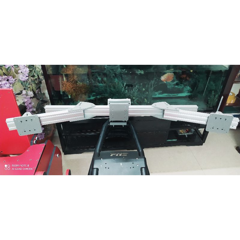 Giá treo 3 màn hình cho game đua xe. ca bin lái xe mô phỏng thực tế