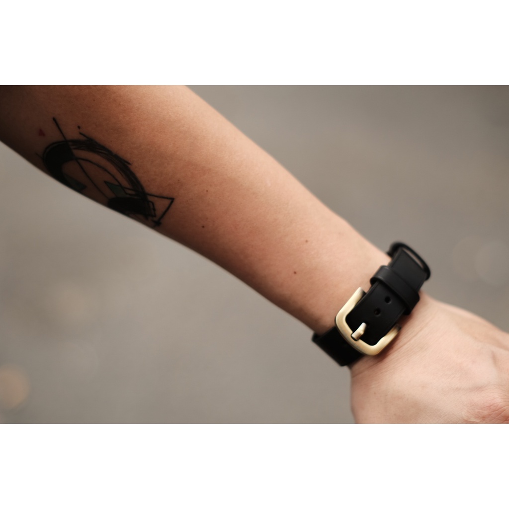 | HOT | Vòng tay da bò handmade khuy đồng hồ thời trang
