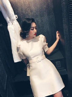 Váy thắt eo tay bồng