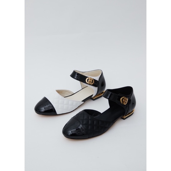 6801 - GIÀY CHIKA CLOSED TOE FLATS