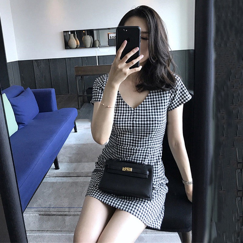 Đầm ngắn tay cổ chữ V họa tiết sọc ca rô thời trang cho nữ | BigBuy360 - bigbuy360.vn
