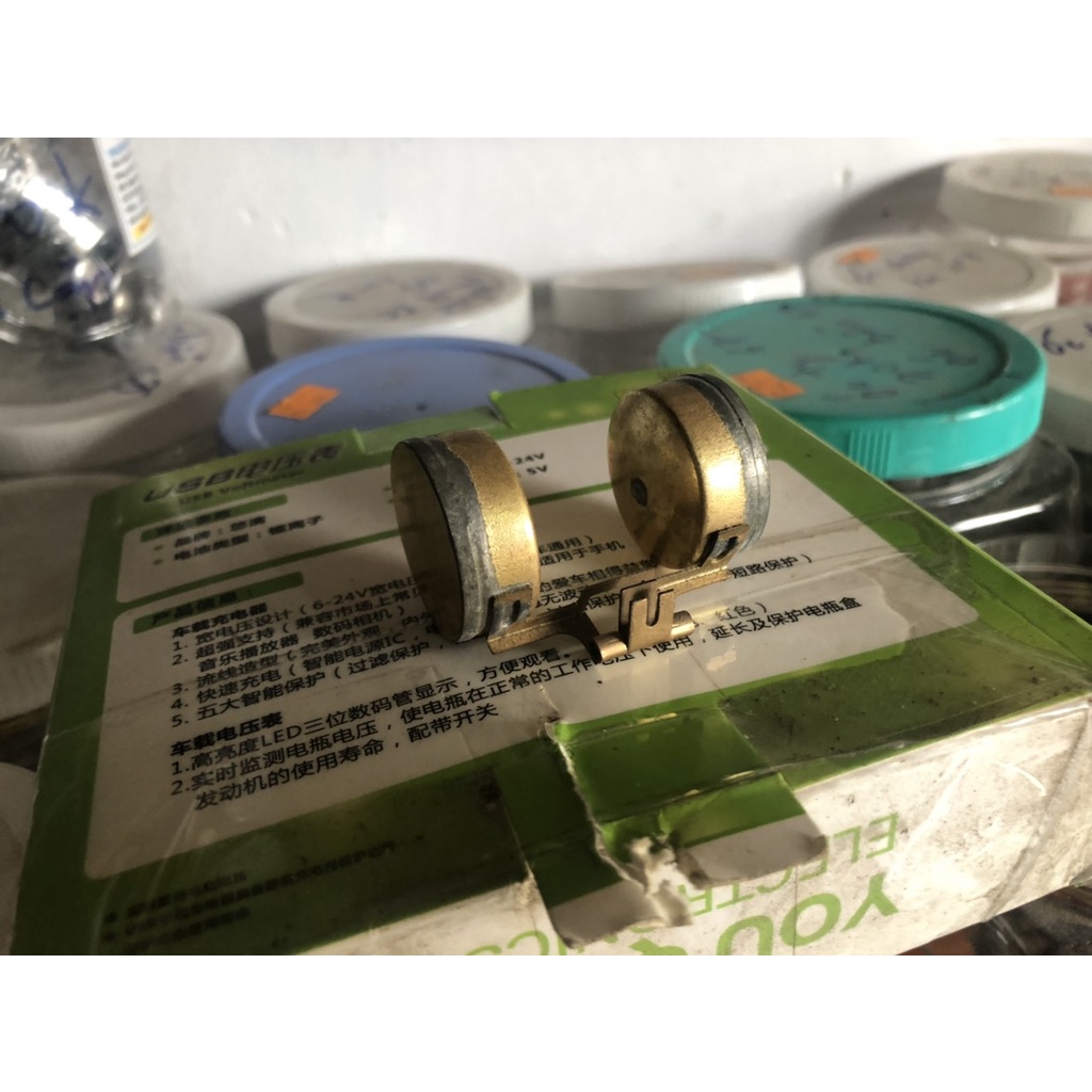 Phao xăng bằng đồng thau cho bình xăng con đít gài xe honda 67