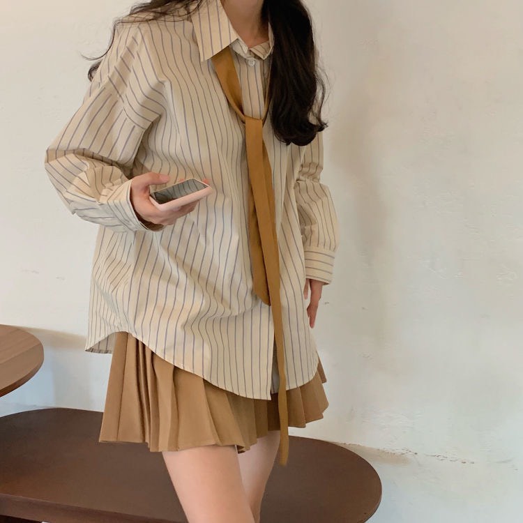 Set áo sơ dài tay họa tiết kẻ sọc + chân váy tennis phong cách Hàn Quốc trẻ trung cho nữ
