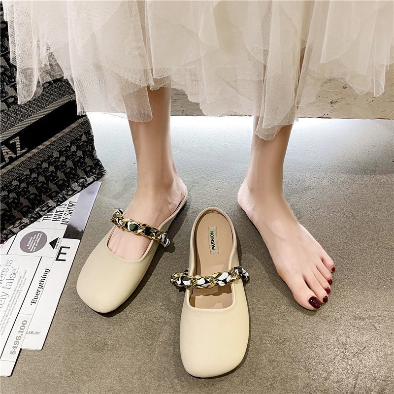 Giày sục nữ da trơn quai xích soắn vải nâu và be