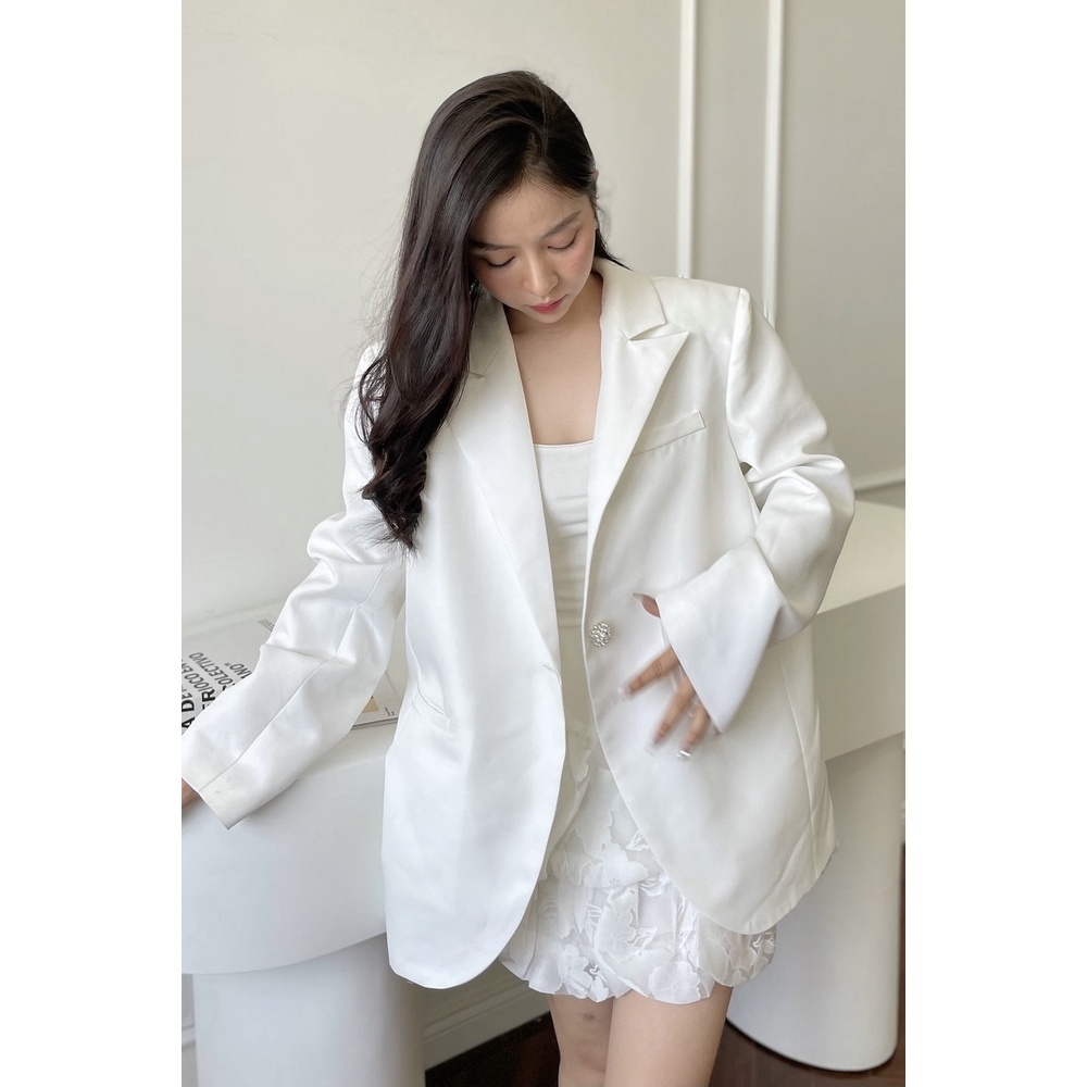 XIPI - Áo Vest Trắng Nút Đính Đá