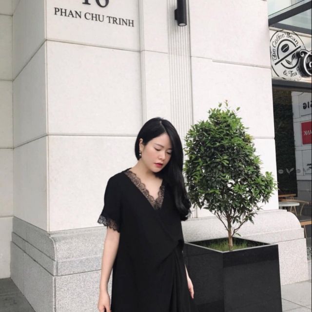 Vây nhún eo cổ V