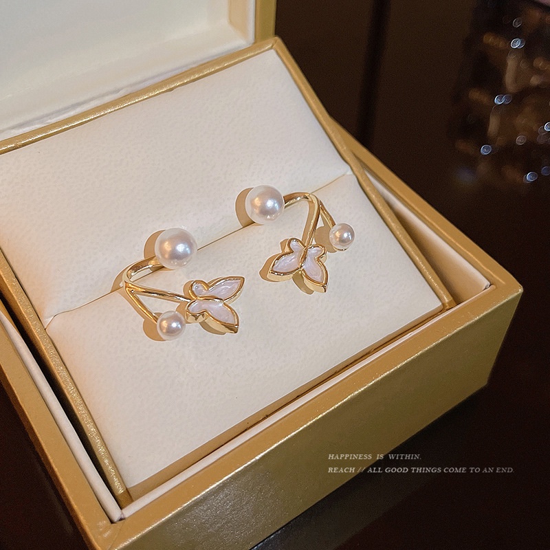 Khuyên Tai Hình Bướm Đính Ngọc Trai Phong Cách Hàn Quốc Cá Tính