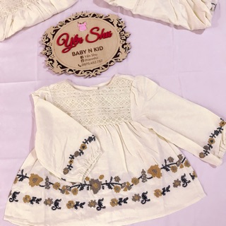 🍒 áo zara thêu chữ thập bé gái