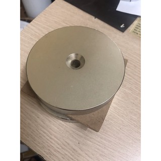 NAM CHÂM ĐẤT HIẾM VIÊN TRÒN SIÊU MẠNH KT 100X20 LỖ VÁT 10MM