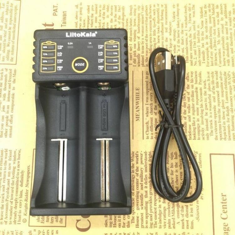 Bộ Sạc Pin Liitokala Lii-202, 2 khe sạc được nhiều loại Pin 26650, 22650, 18650, 18490, 18350, 17670, AA, AAA...