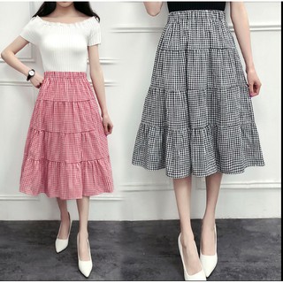 Chân váy tầng kẻ caro trẻ trung.