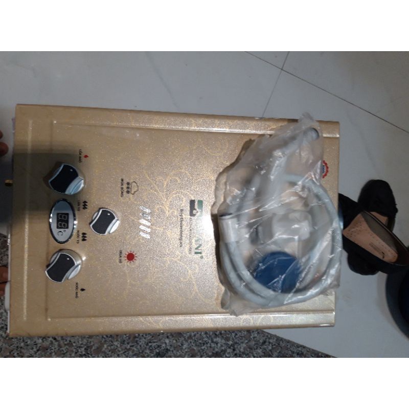 Bình nóng lạnh Owani 8L Có đồng hồ