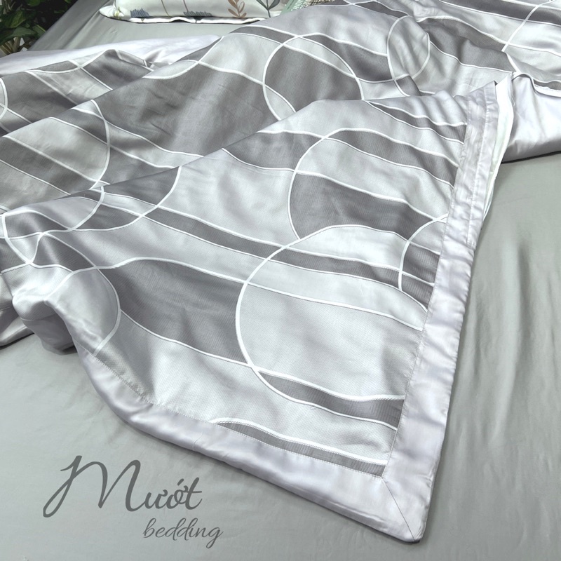 Chăn / Vỏ chăn chần bông 2mx2m3, được may từ lụa Tencel cao cấp, có khoá kéo nên lồng được ruột