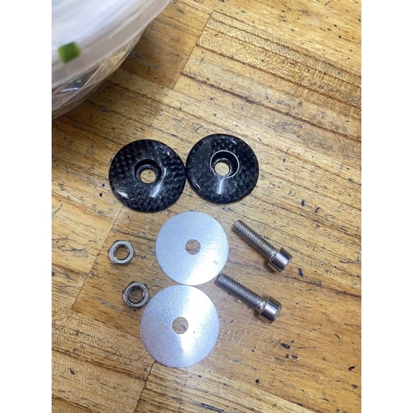 Cặp gù dẹp carbon