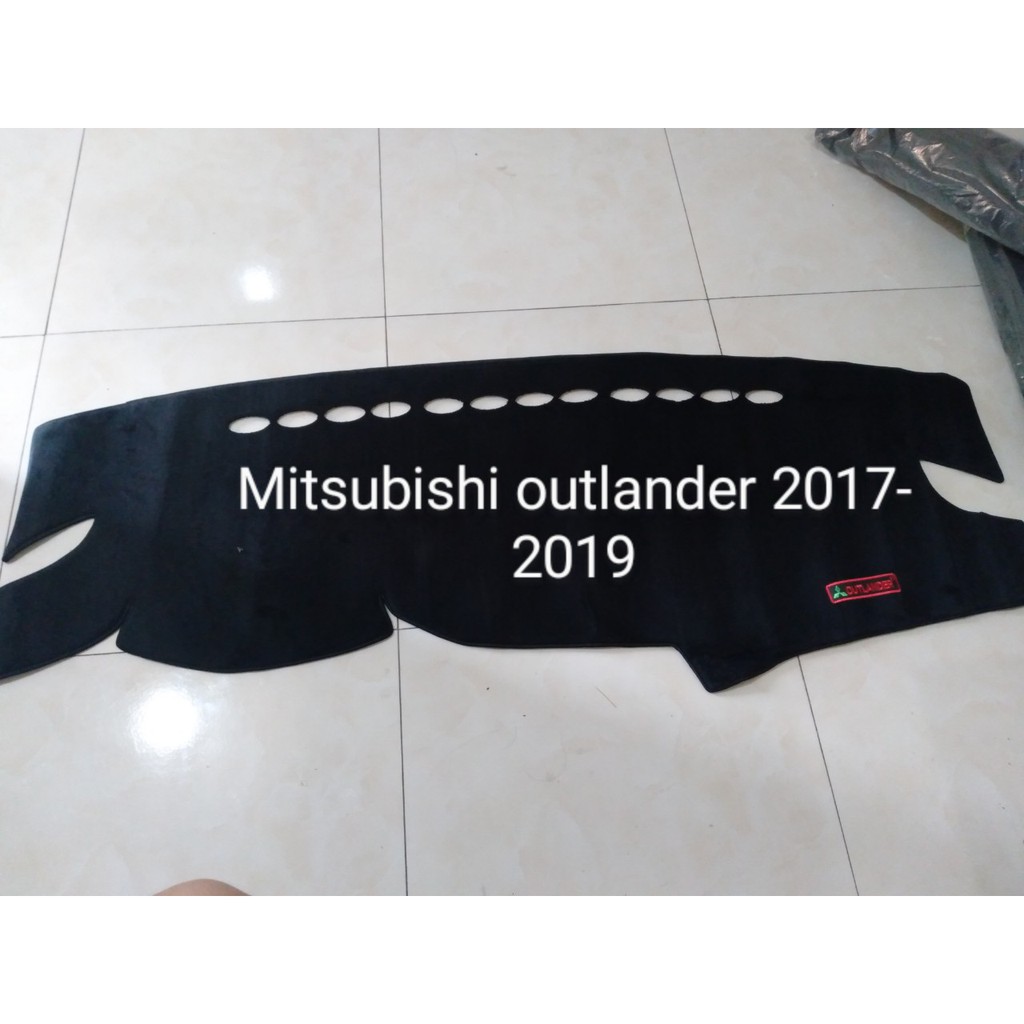 Thảm táp lô xe MITSUBISHI OUTLANDER ( đời 2017- 2021) chất liệu VÂN DA CARBON CAO CẤP